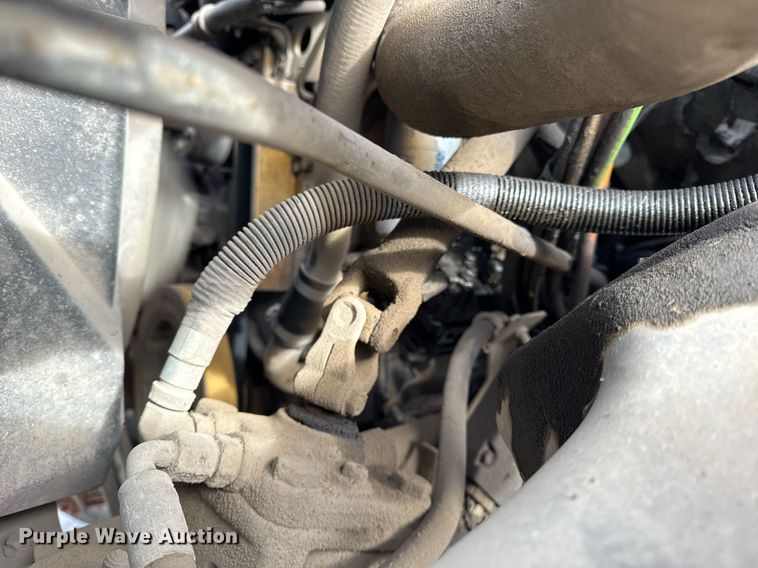 image for item DU3278 2004 Chevrolet  C8500 truck cab and chassis