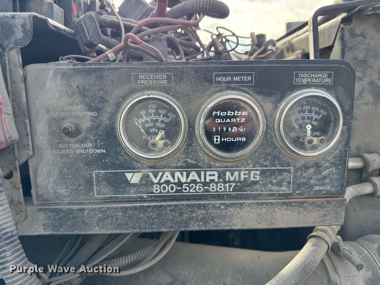 image for item DU3278 2004 Chevrolet  C8500 truck cab and chassis