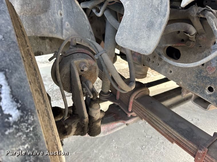 image for item DU3278 2004 Chevrolet  C8500 truck cab and chassis