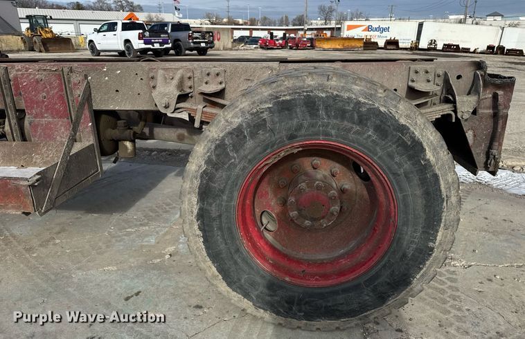 image for item DU3278 2004 Chevrolet  C8500 truck cab and chassis