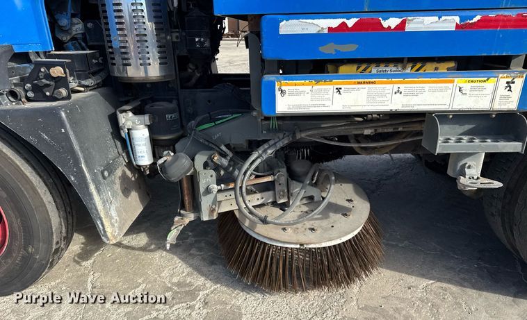 image for item DU3280 2012 Autocar street sweeper truck