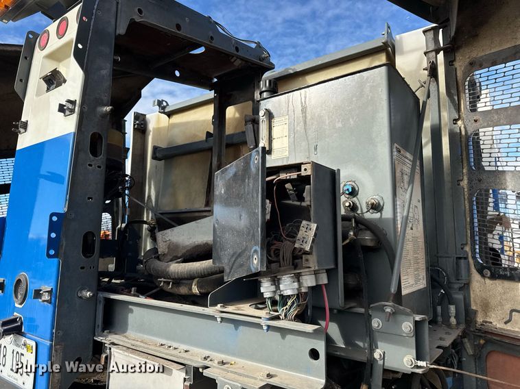 image for item DU3280 2012 Autocar street sweeper truck