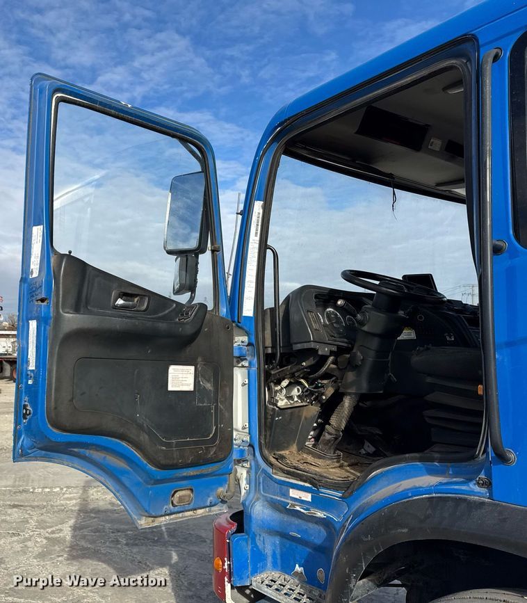 image for item DU3280 2012 Autocar street sweeper truck