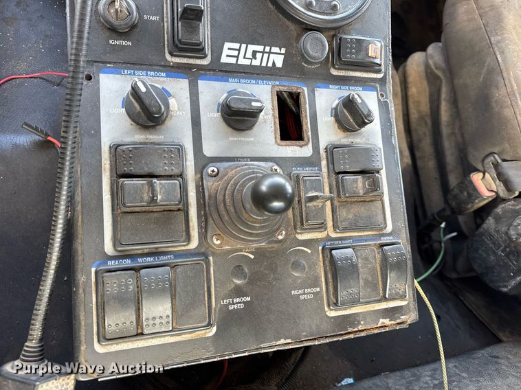 image for item DU3280 2012 Autocar street sweeper truck