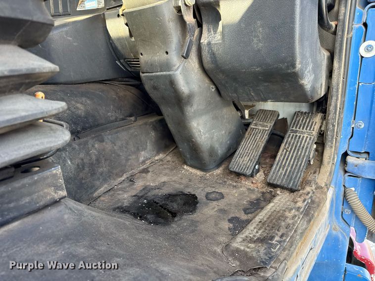 image for item DU3280 2012 Autocar street sweeper truck