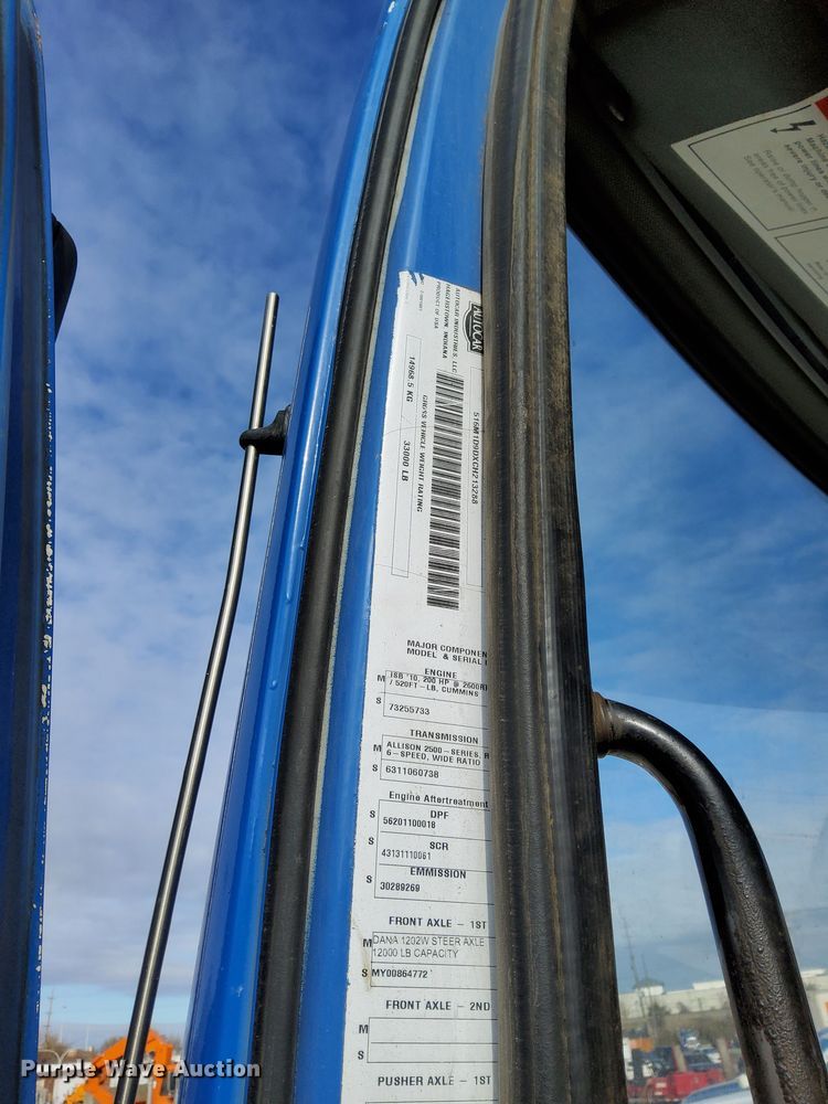 image for item DU3280 2012 Autocar street sweeper truck