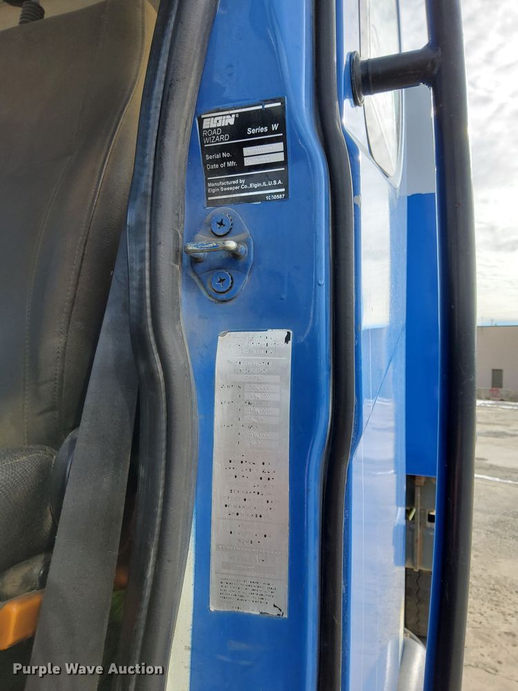 image for item DU3280 2012 Autocar street sweeper truck