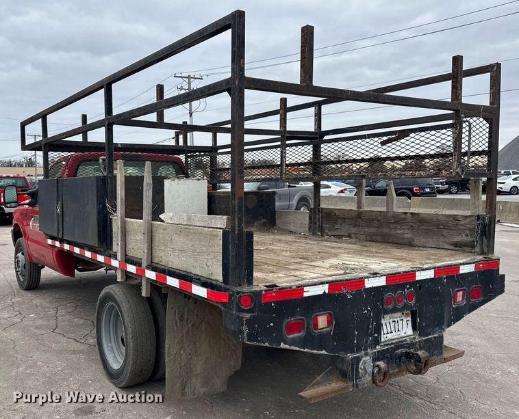 image for item DU3284 2002 Ford  F450 Super Duty XL flatbed truck