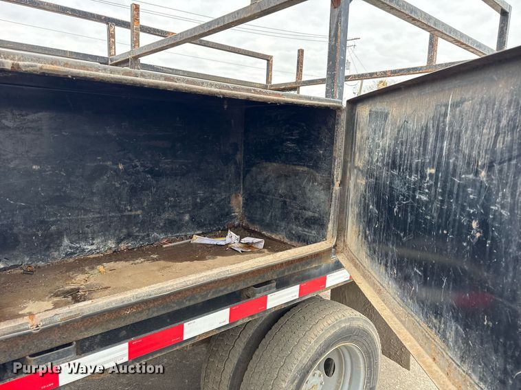 image for item DU3284 2002 Ford  F450 Super Duty XL flatbed truck