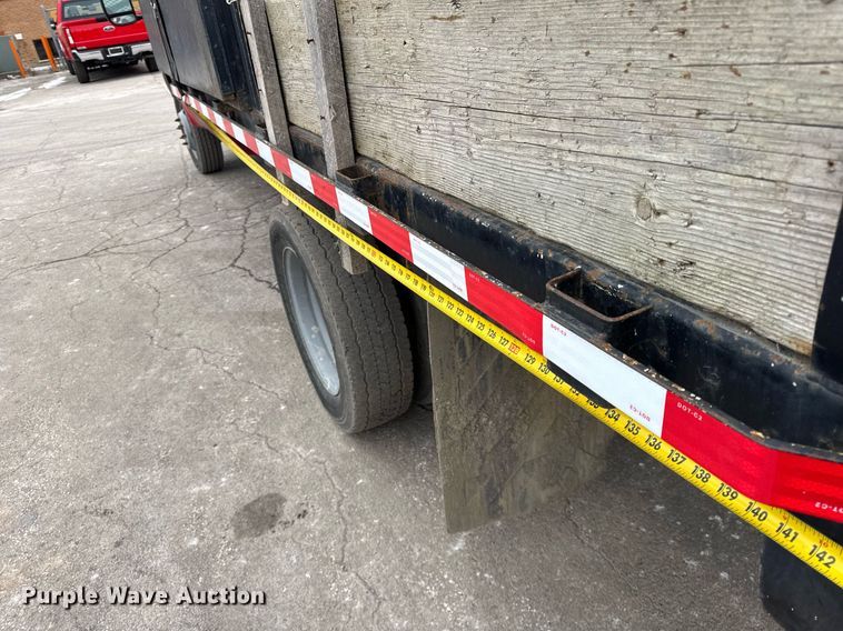 image for item DU3284 2002 Ford  F450 Super Duty XL flatbed truck