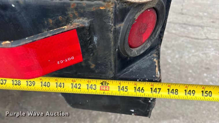 image for item DU3284 2002 Ford  F450 Super Duty XL flatbed truck