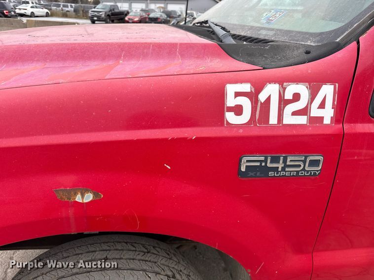 image for item DU3284 2002 Ford  F450 Super Duty XL flatbed truck