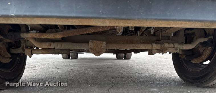 image for item DU3284 2002 Ford  F450 Super Duty XL flatbed truck