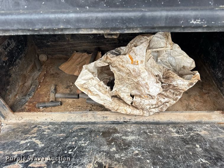 image for item DU3284 2002 Ford  F450 Super Duty XL flatbed truck