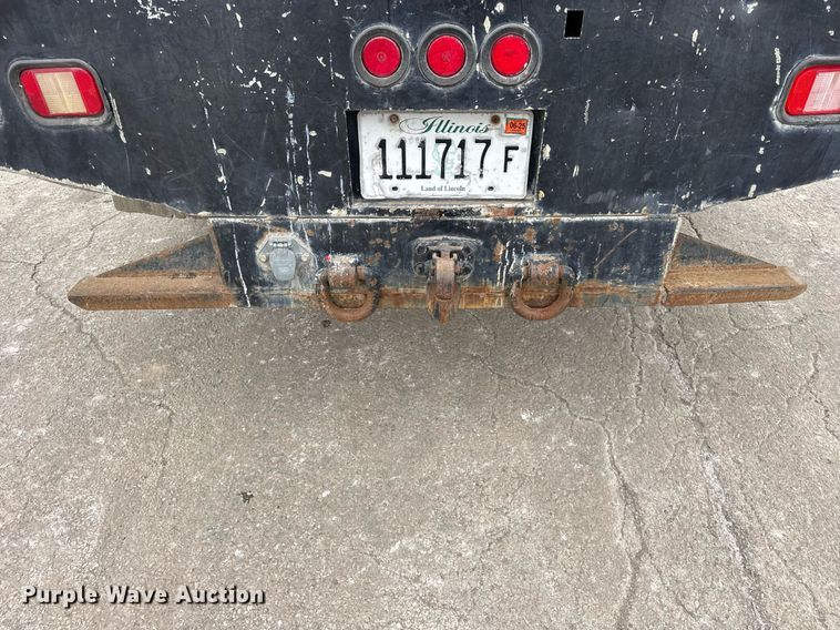 image for item DU3284 2002 Ford  F450 Super Duty XL flatbed truck