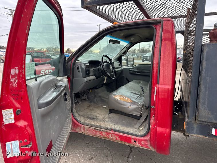 image for item DU3284 2002 Ford  F450 Super Duty XL flatbed truck