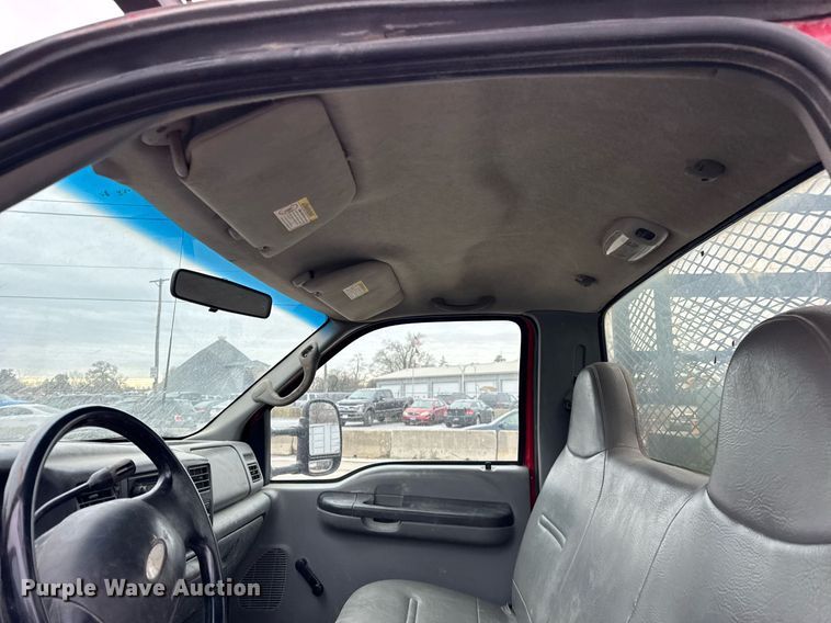 image for item DU3284 2002 Ford  F450 Super Duty XL flatbed truck