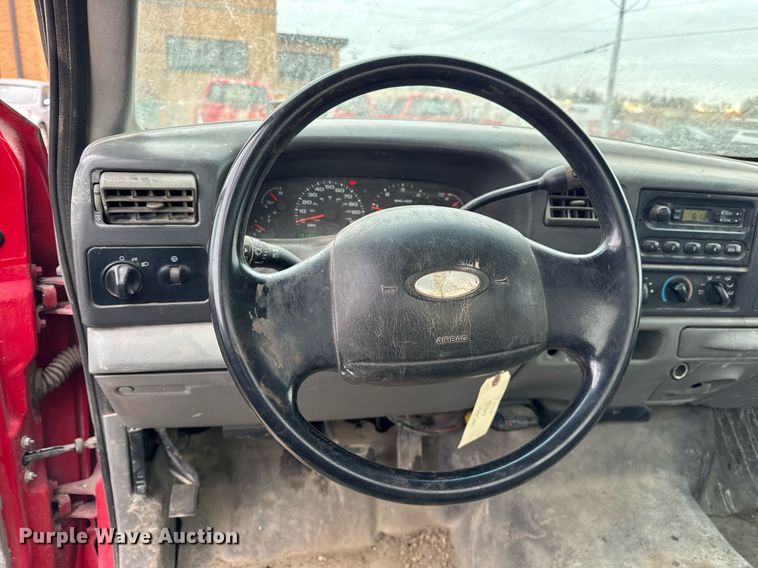 image for item DU3284 2002 Ford  F450 Super Duty XL flatbed truck