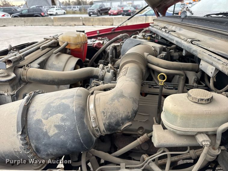 image for item DU3284 2002 Ford  F450 Super Duty XL flatbed truck