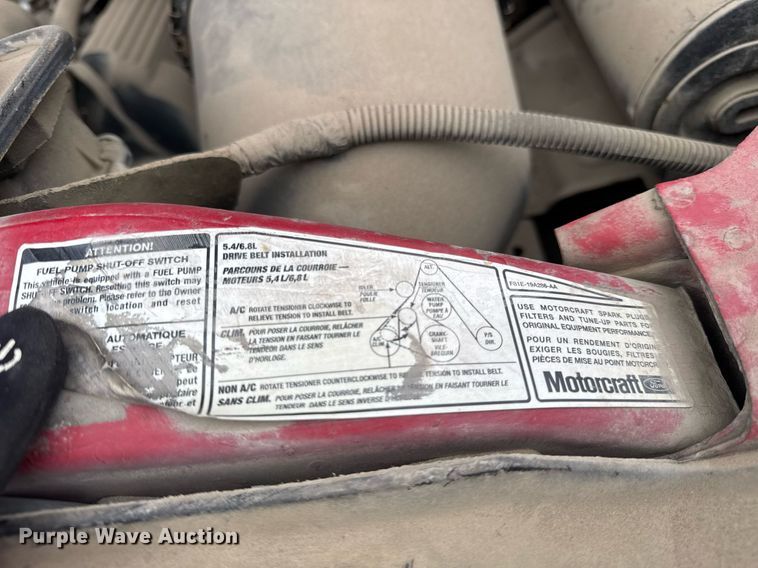 image for item DU3284 2002 Ford  F450 Super Duty XL flatbed truck