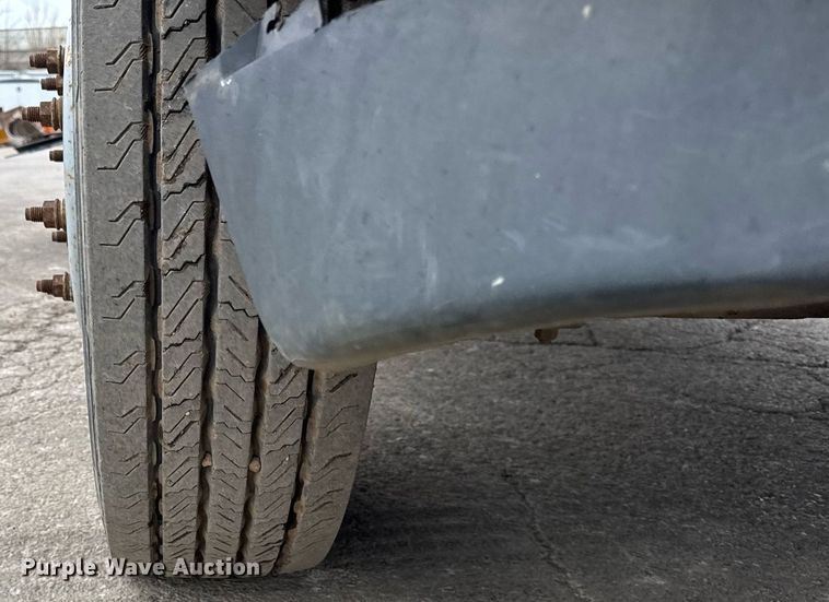 image for item DU3284 2002 Ford  F450 Super Duty XL flatbed truck