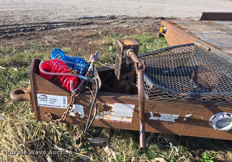 image for item DV0037 2004 Belshe equipment trailer