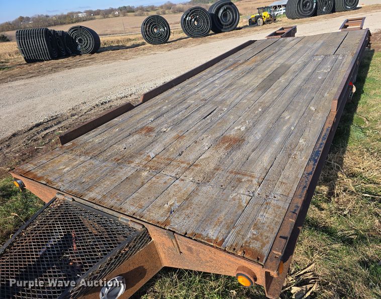 image for item DV0037 2004 Belshe equipment trailer