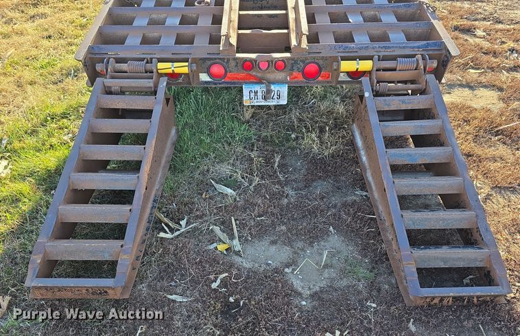 image for item DV0037 2004 Belshe equipment trailer