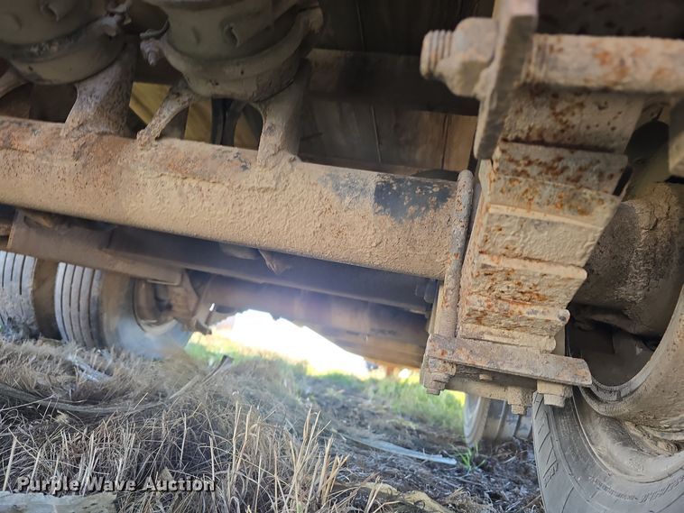 image for item DV0037 2004 Belshe equipment trailer