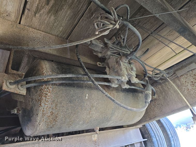 image for item DV0037 2004 Belshe equipment trailer