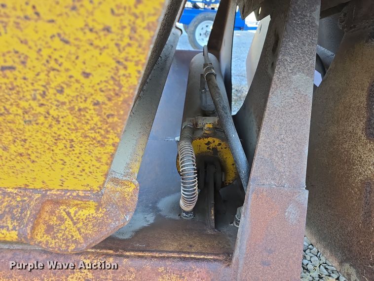 image for item DV0038 1979 Load King 2030 bottom dump trailer