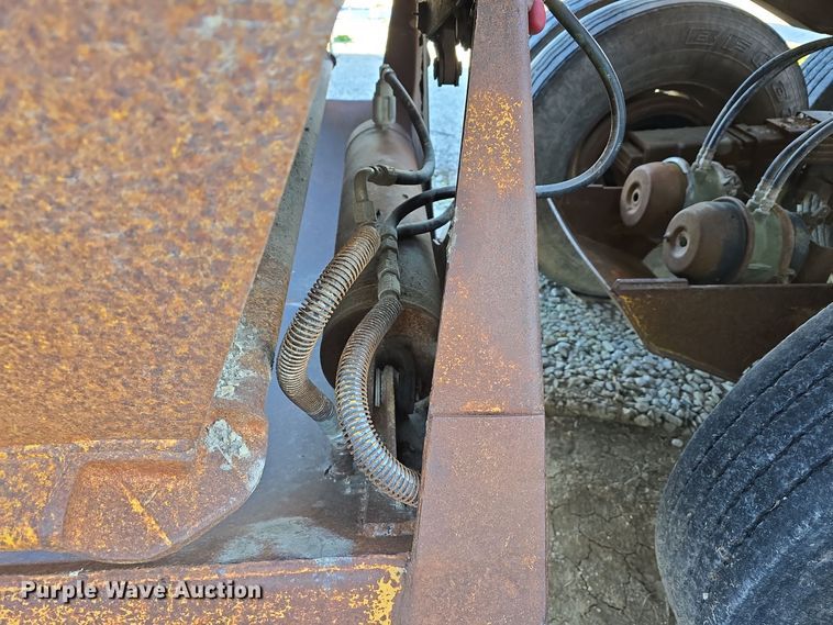 image for item DV0038 1979 Load King 2030 bottom dump trailer