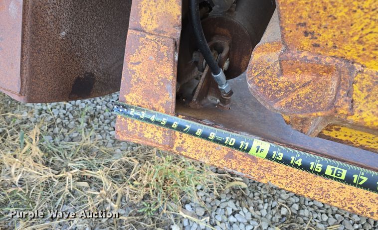 image for item DV0038 1979 Load King 2030 bottom dump trailer