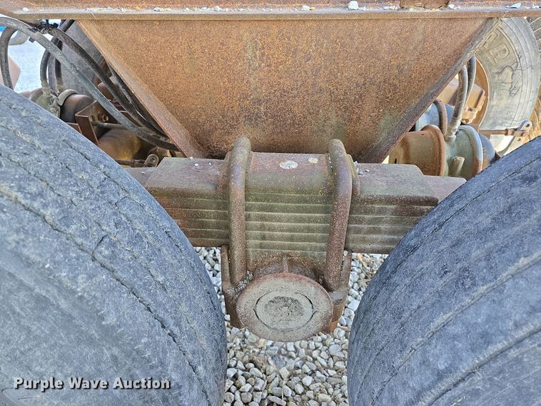 image for item DV0038 1979 Load King 2030 bottom dump trailer