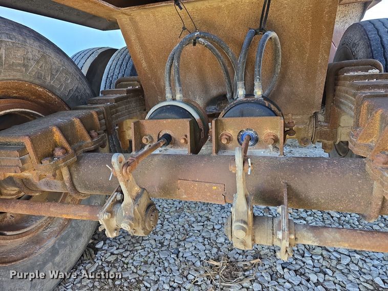 image for item DV0038 1979 Load King 2030 bottom dump trailer