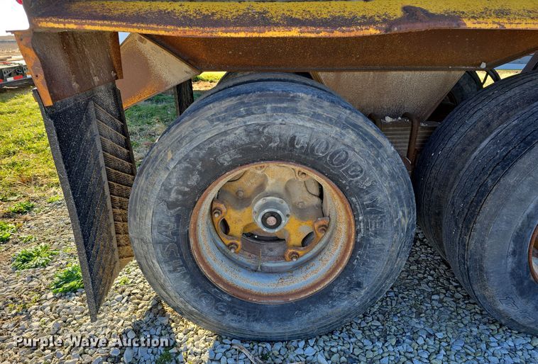 image for item DV0038 1979 Load King 2030 bottom dump trailer