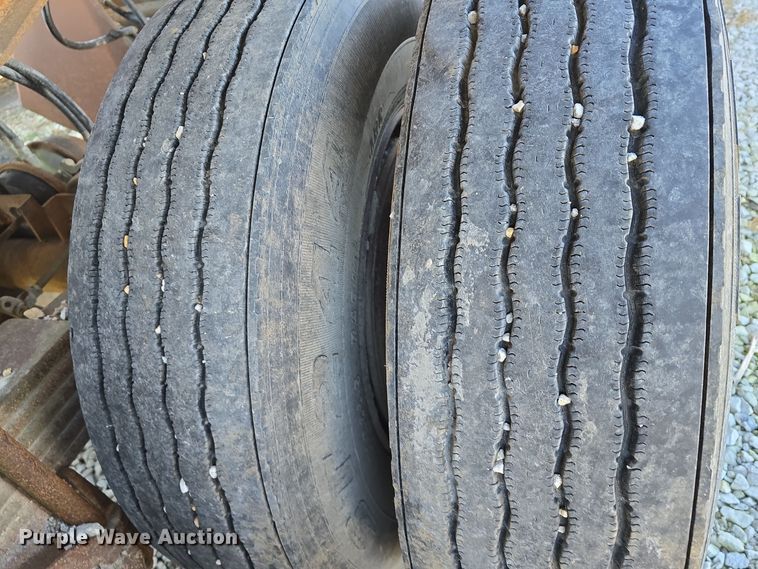 image for item DV0038 1979 Load King 2030 bottom dump trailer