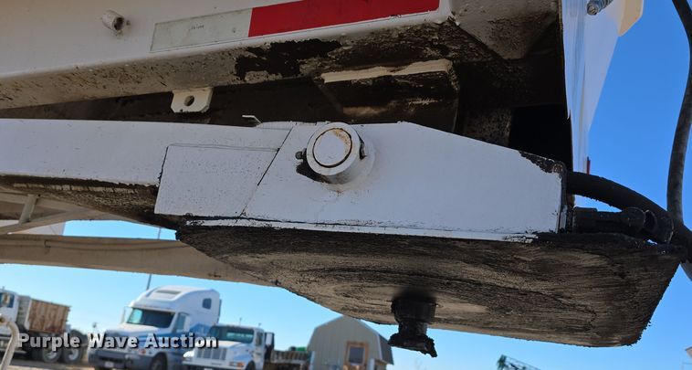 image for item DV0093 1999 Lufkin ULDII-38 end dump trailer