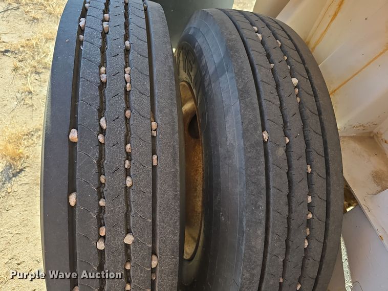 image for item DV0093 1999 Lufkin ULDII-38 end dump trailer