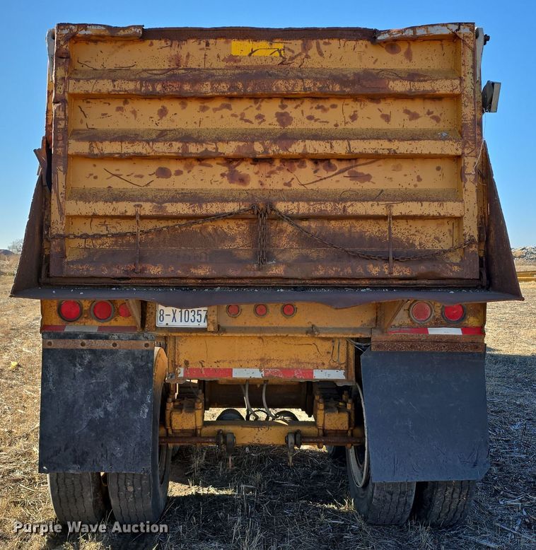 image for item DV0094 1987 Fruehauf end dump trailer