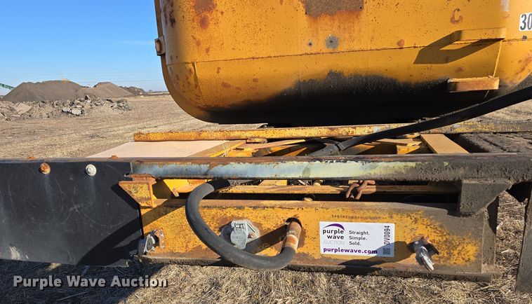 image for item DV0094 1987 Fruehauf end dump trailer