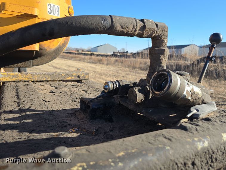 image for item DV0094 1987 Fruehauf end dump trailer