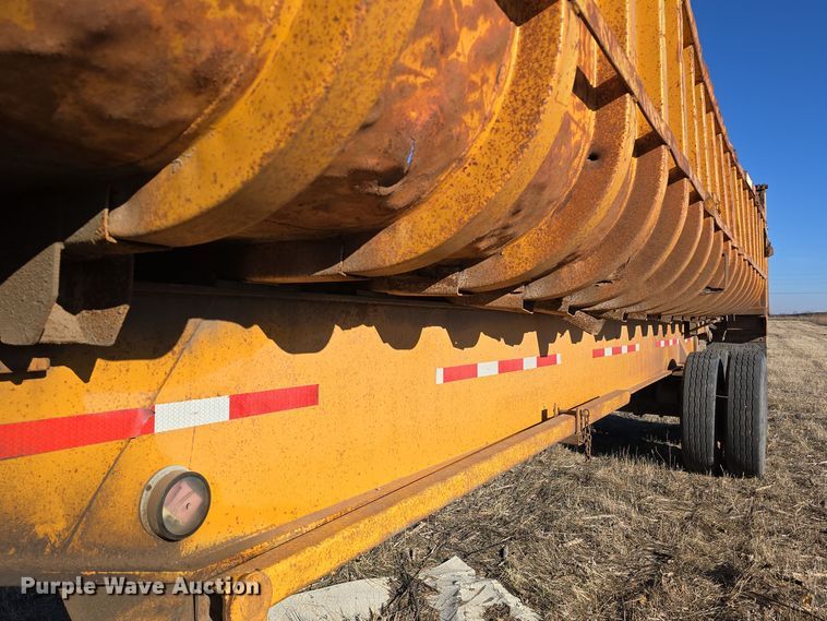 image for item DV0094 1987 Fruehauf end dump trailer