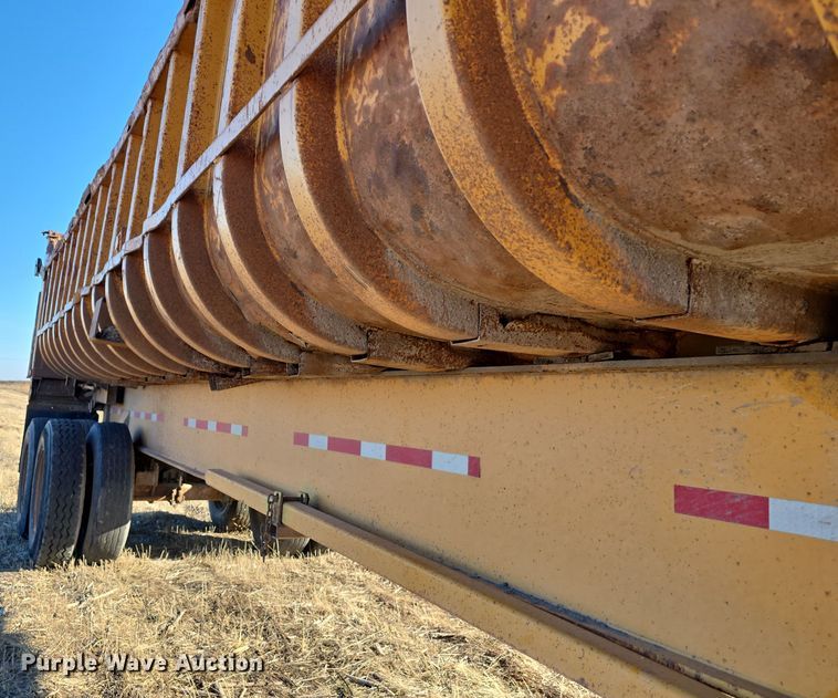 image for item DV0094 1987 Fruehauf end dump trailer