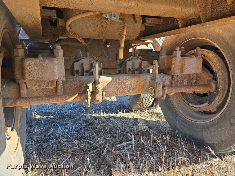 image for item DV0094 1987 Fruehauf end dump trailer