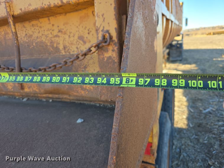 image for item DV0094 1987 Fruehauf end dump trailer