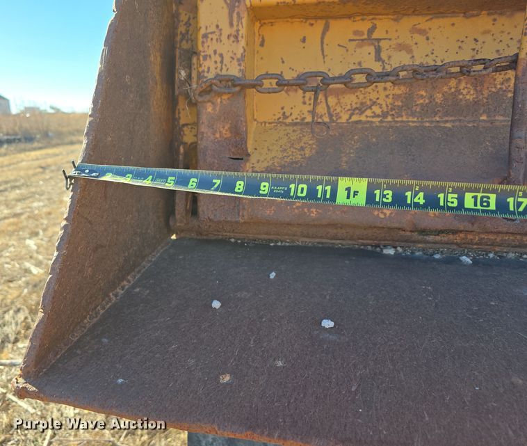 image for item DV0094 1987 Fruehauf end dump trailer