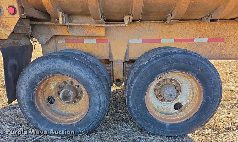 image for item DV0094 1987 Fruehauf end dump trailer