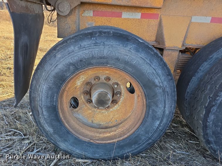 image for item DV0094 1987 Fruehauf end dump trailer