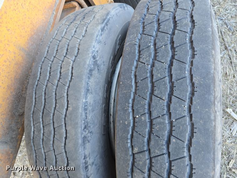 image for item DV0094 1987 Fruehauf end dump trailer